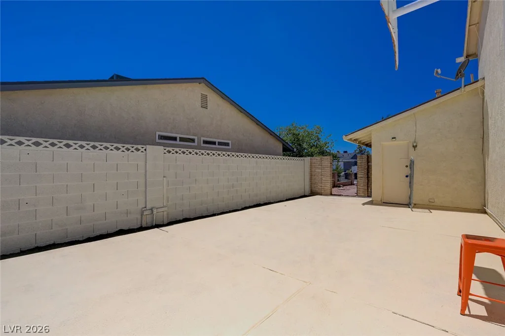 405 Davenport, Las Vegas, NV 89107