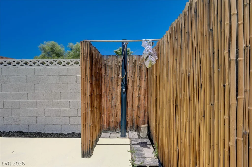 405 Davenport, Las Vegas, NV 89107