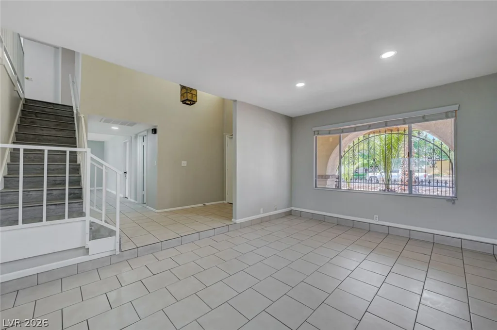 405 Davenport, Las Vegas, NV 89107
