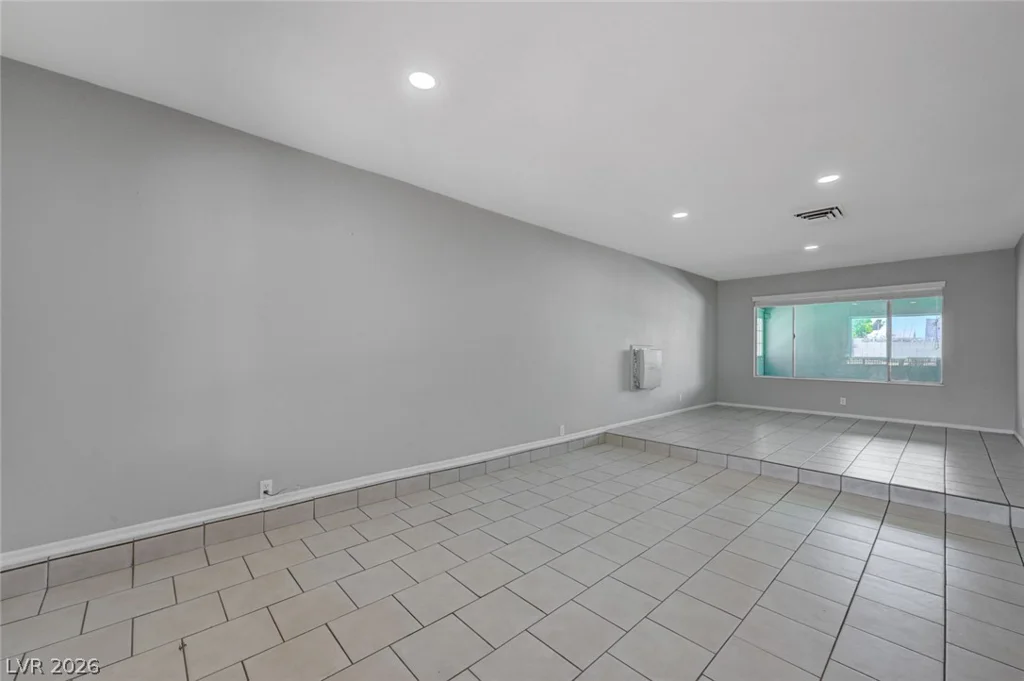 405 Davenport, Las Vegas, NV 89107