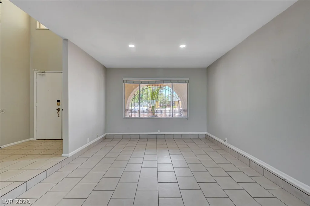 405 Davenport, Las Vegas, NV 89107