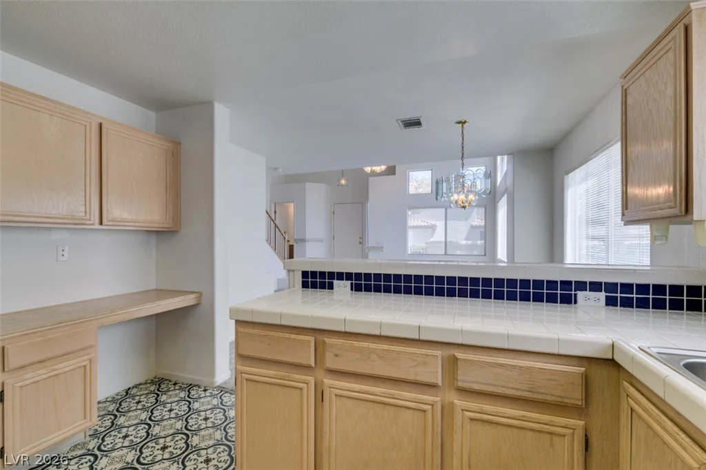 8012 Divine, Las Vegas, NV 89128