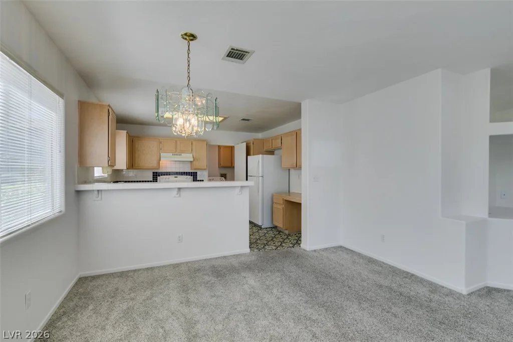 8012 Divine, Las Vegas, NV 89128