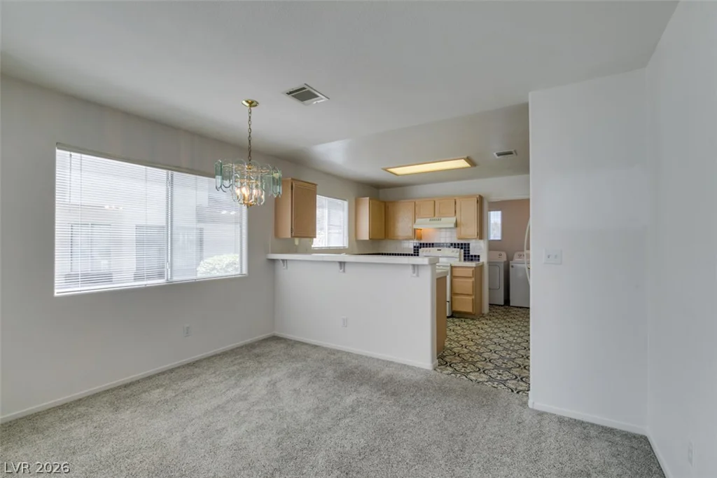 8012 Divine, Las Vegas, NV 89128