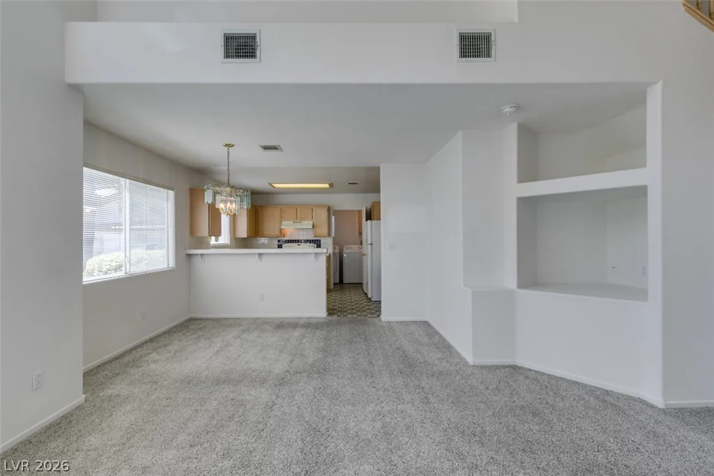 8012 Divine, Las Vegas, NV 89128
