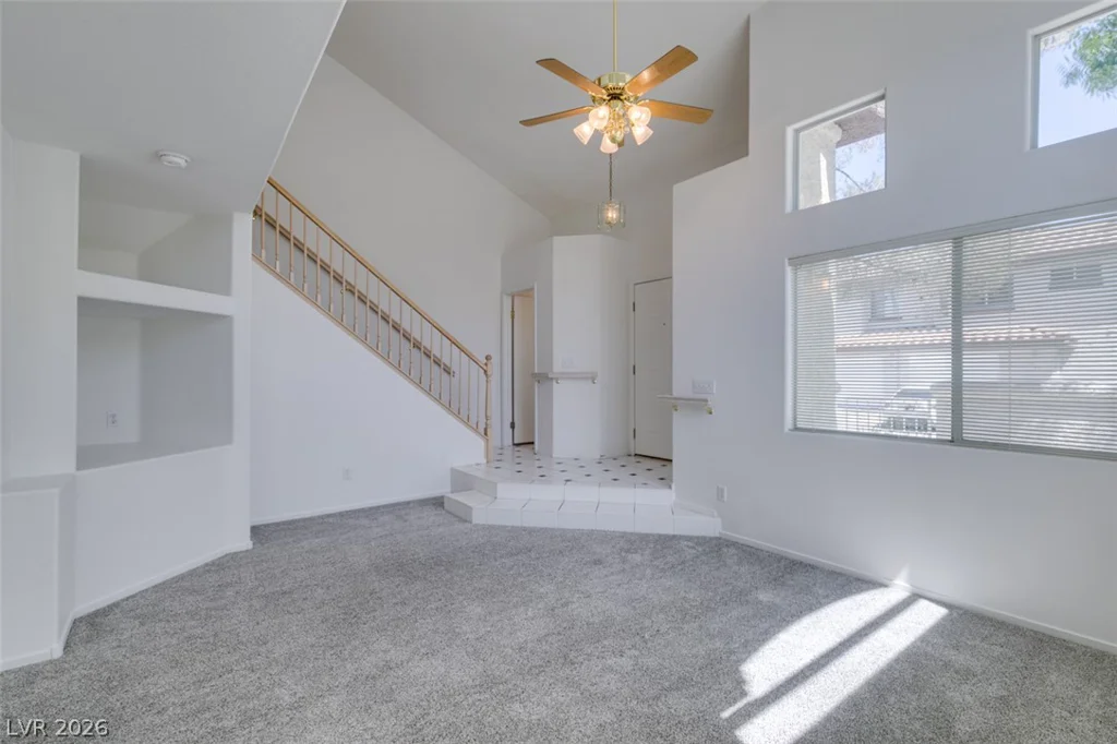 8012 Divine, Las Vegas, NV 89128