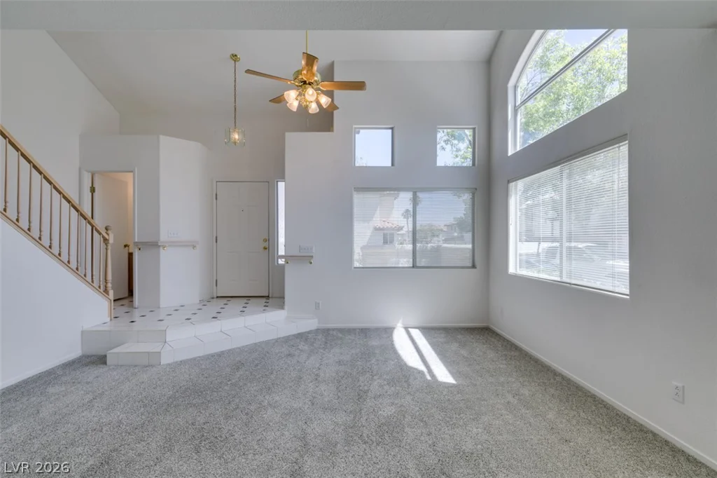8012 Divine, Las Vegas, NV 89128