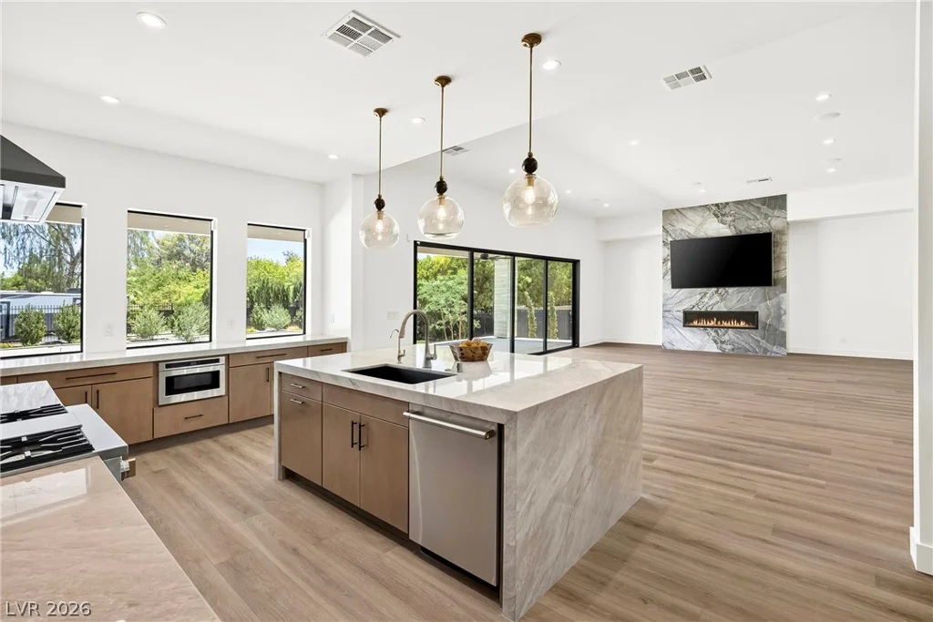 4360 Conough, Las Vegas, NV 89129