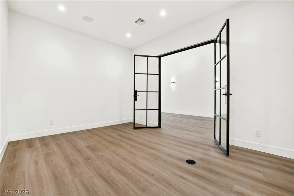 4360 Conough, Las Vegas, NV 89129