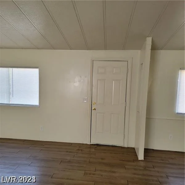 5545 Everglade, Las Vegas, NV 89142