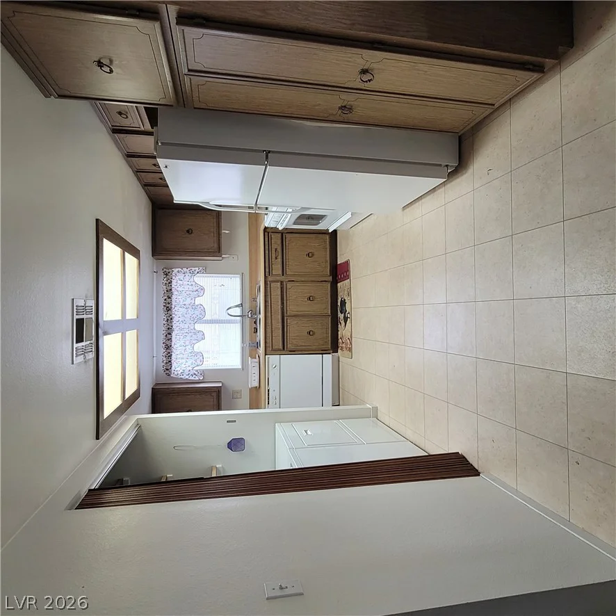 1841 Runningbear, Las Vegas, NV 89108