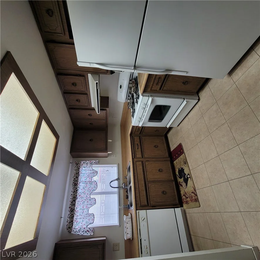 1841 Runningbear, Las Vegas, NV 89108