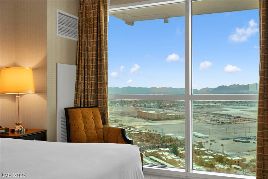 135 Harmon, Las Vegas, NV 89109