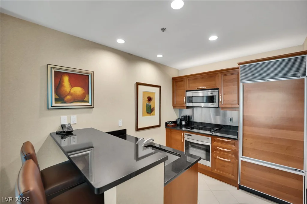 135 Harmon, Las Vegas, NV 89109