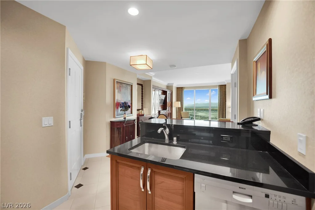 135 Harmon, Las Vegas, NV 89109
