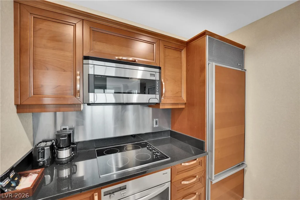 135 Harmon, Las Vegas, NV 89109