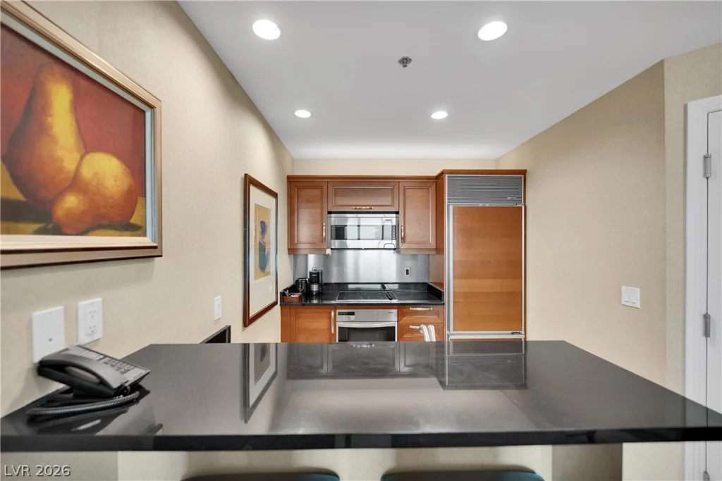 135 Harmon, Las Vegas, NV 89109