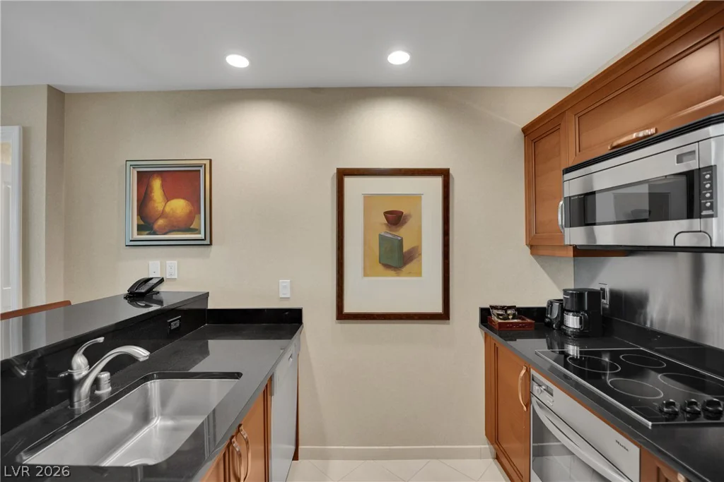 135 Harmon, Las Vegas, NV 89109