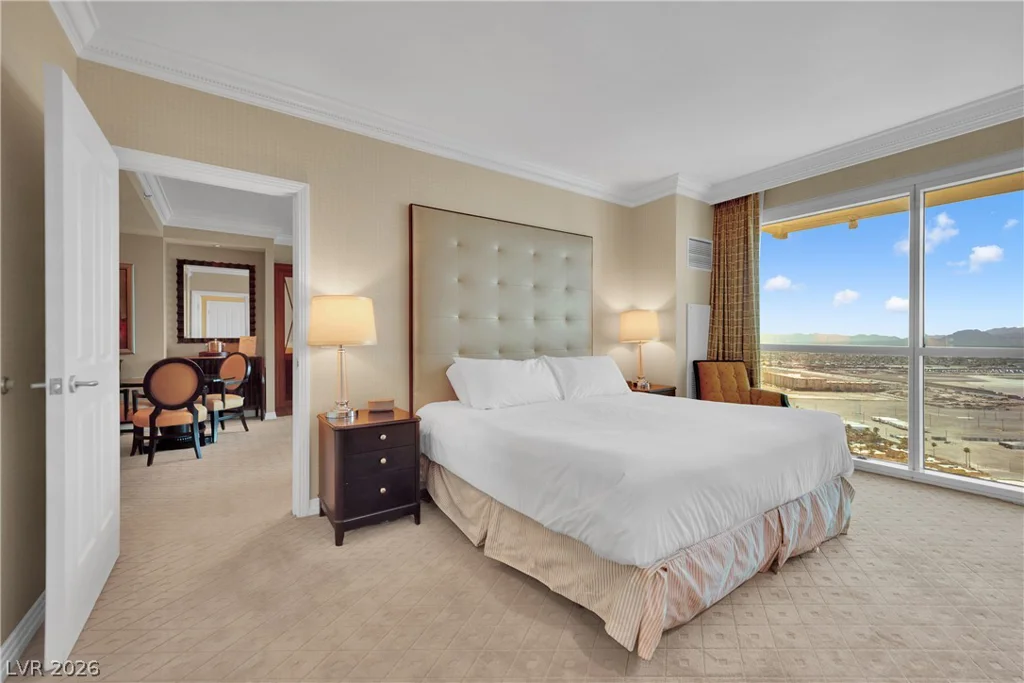 135 Harmon, Las Vegas, NV 89109