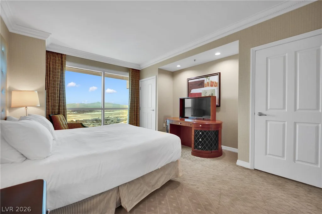 135 Harmon, Las Vegas, NV 89109