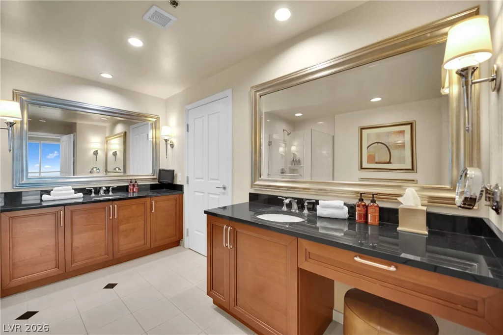 135 Harmon, Las Vegas, NV 89109