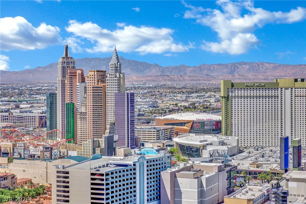 135 Harmon, Las Vegas, NV 89109