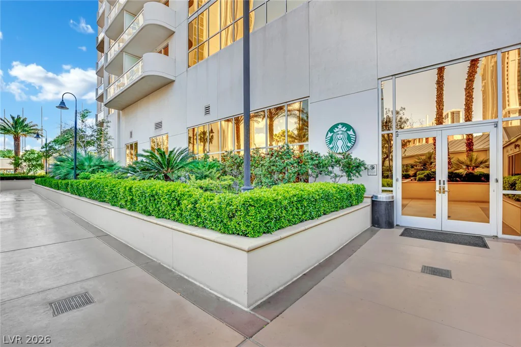 135 Harmon, Las Vegas, NV 89109