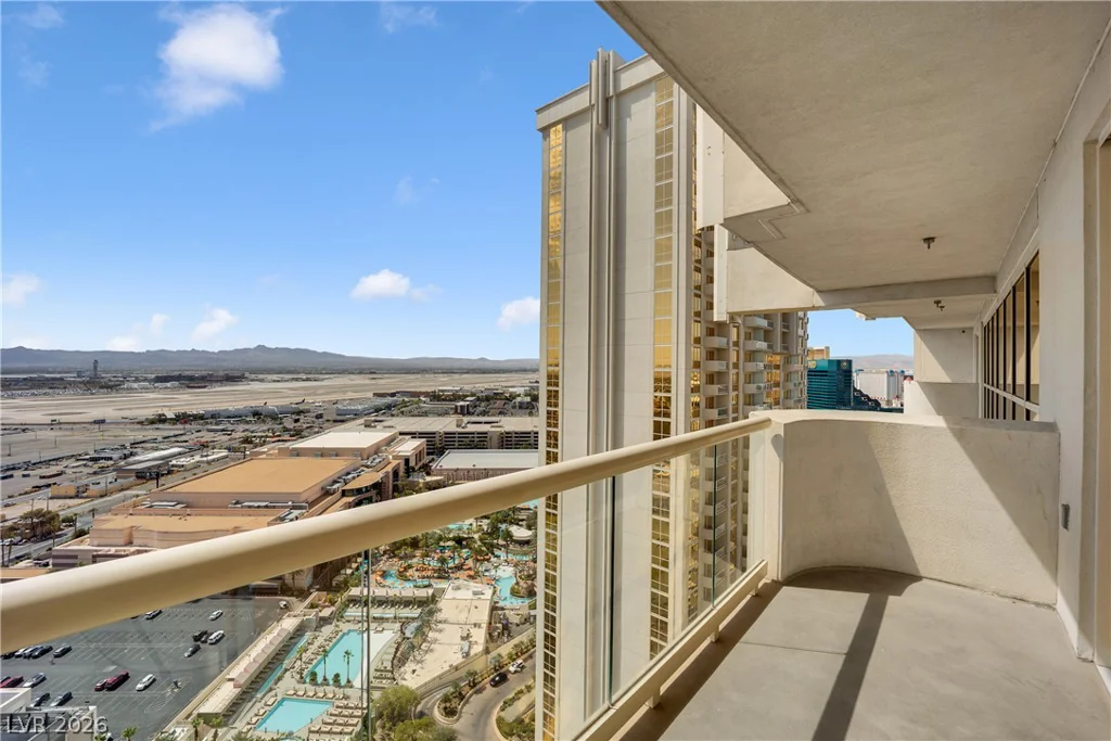135 Harmon, Las Vegas, NV 89109
