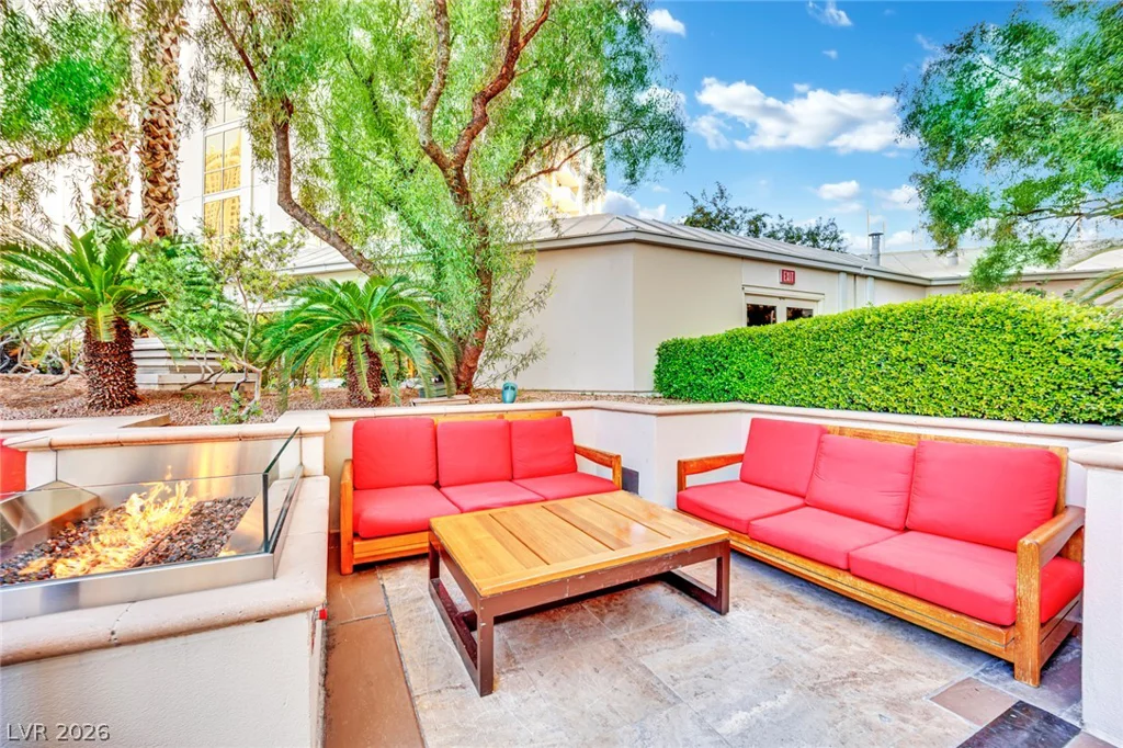 135 Harmon, Las Vegas, NV 89109