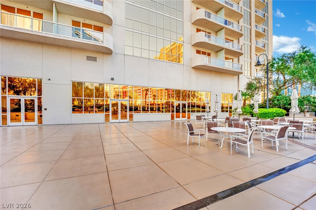 135 Harmon, Las Vegas, NV 89109
