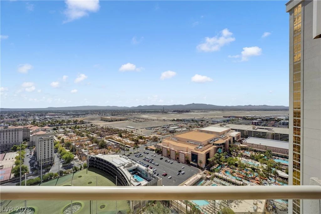 135 Harmon, Las Vegas, NV 89109