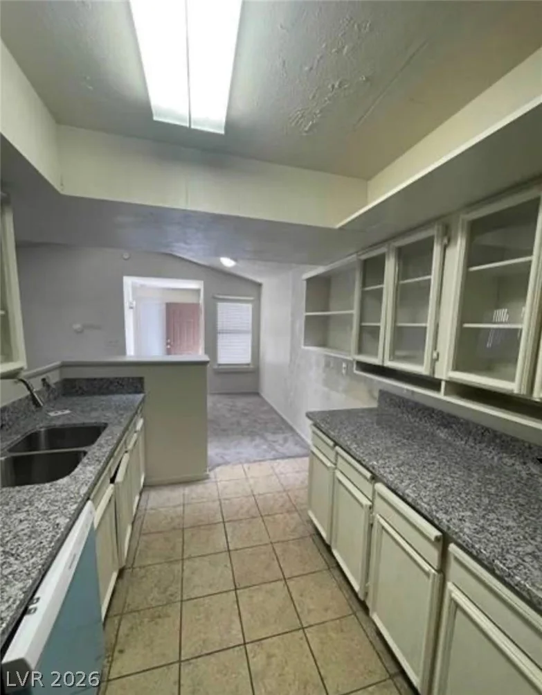 2995 Sunset, Las Vegas, NV 89120
