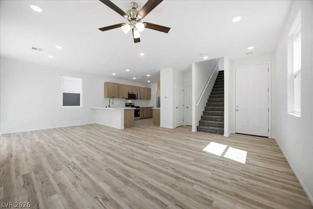 9135 Nanjing, Las Vegas, NV 89148