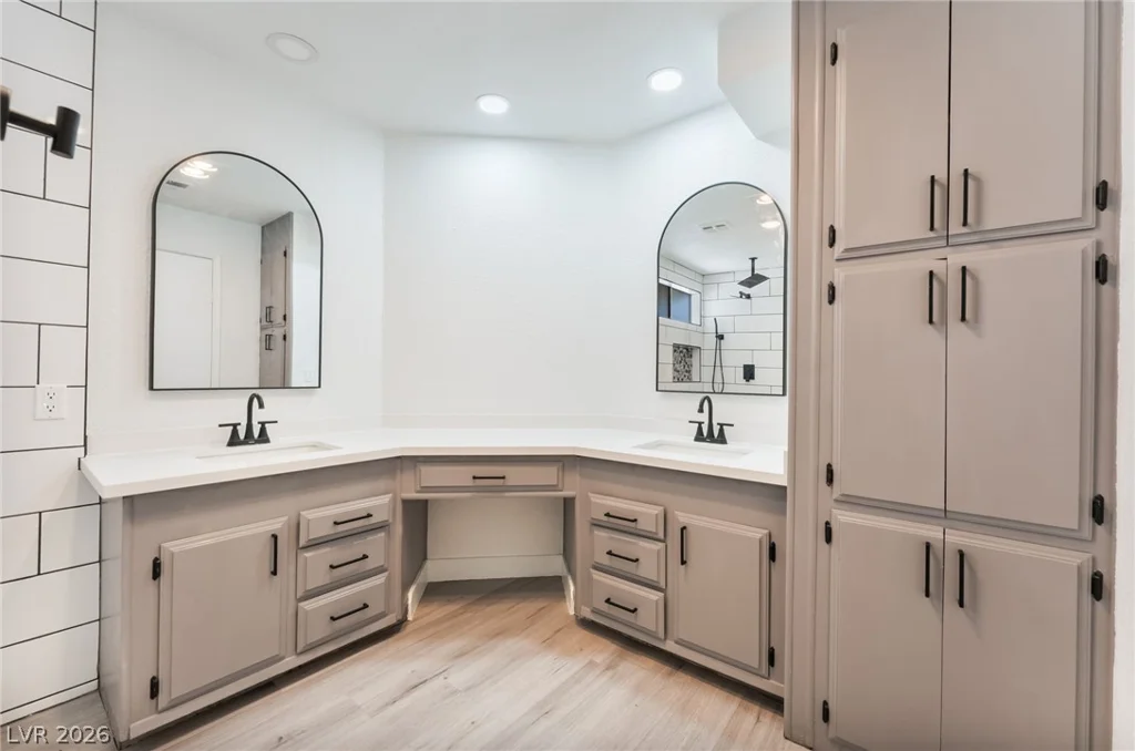 5235 Sir James, Las Vegas, NV 89110