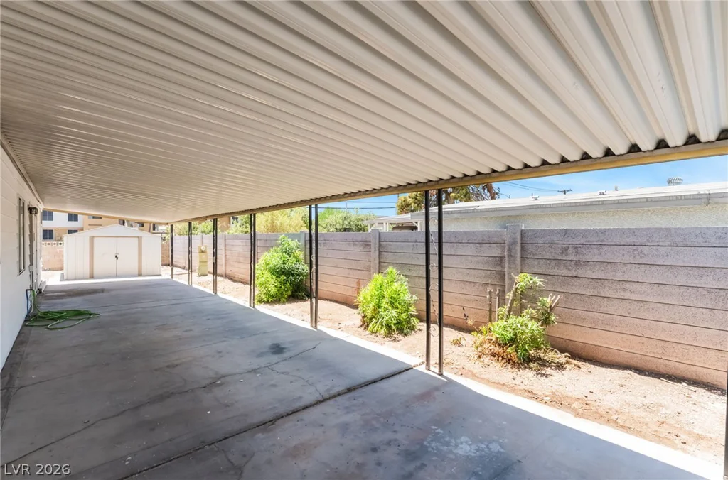 5235 Sir James, Las Vegas, NV 89110