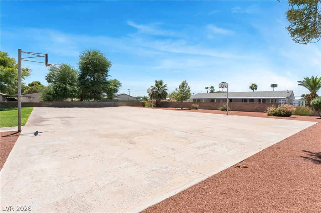 5235 Sir James, Las Vegas, NV 89110