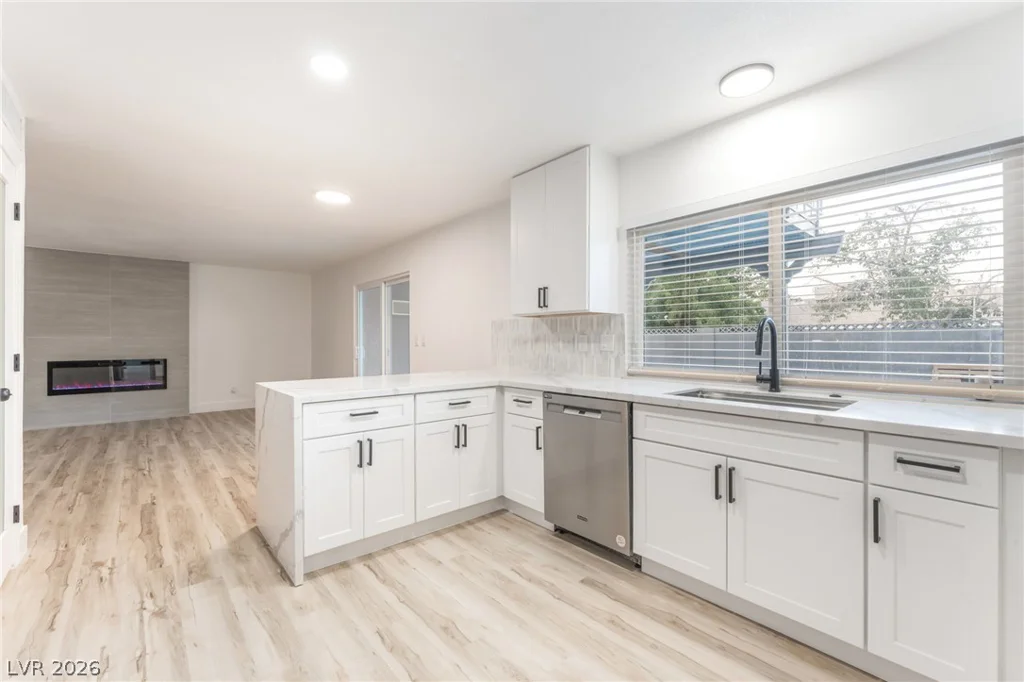 3990 Coolcrest, Las Vegas, NV 89103