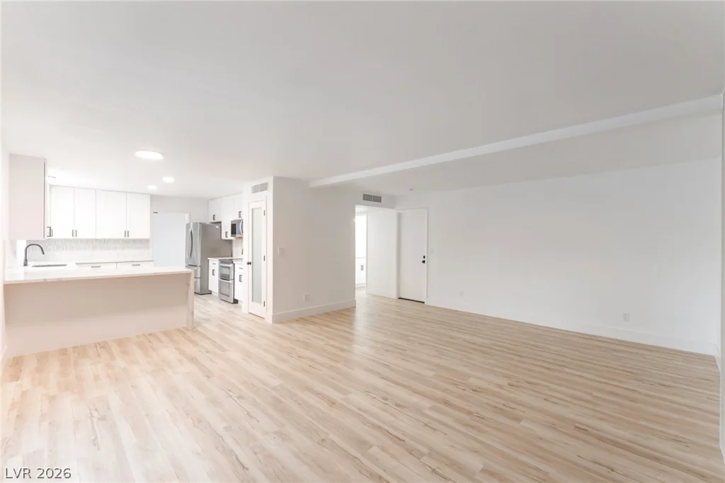 3990 Coolcrest, Las Vegas, NV 89103