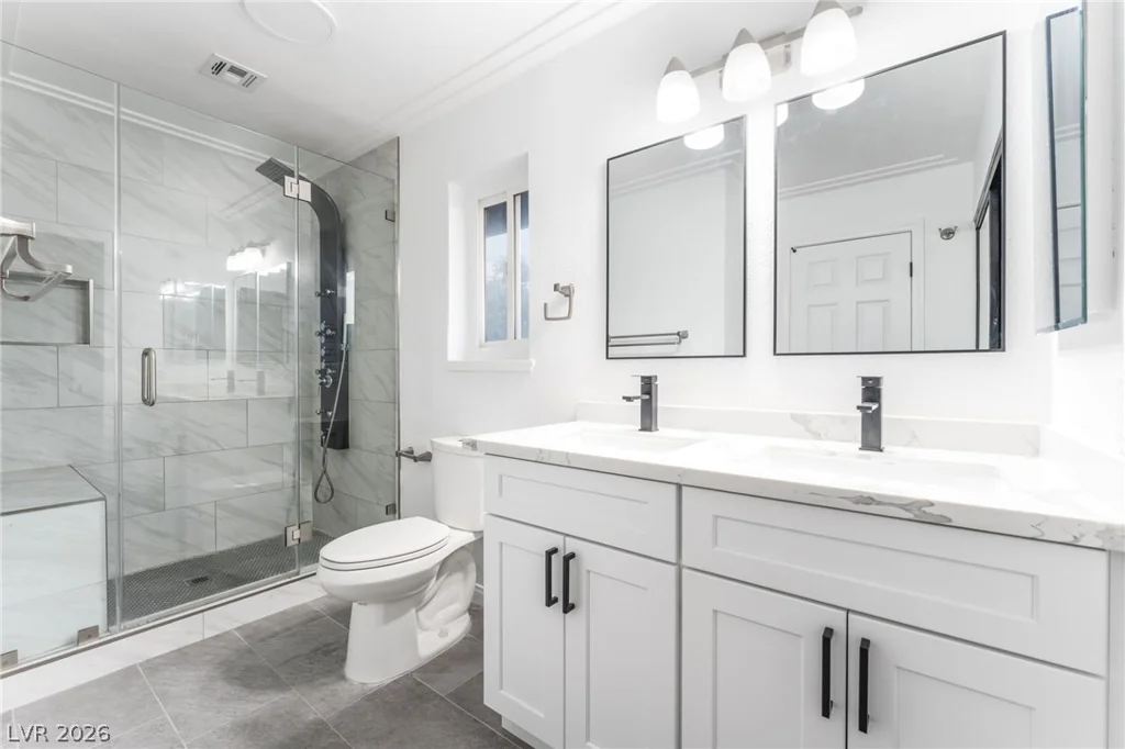 3990 Coolcrest, Las Vegas, NV 89103