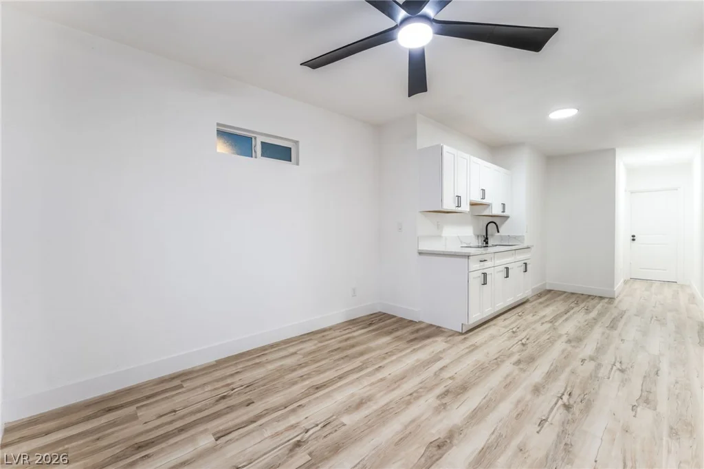 3990 Coolcrest, Las Vegas, NV 89103