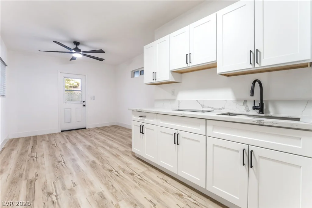 3990 Coolcrest, Las Vegas, NV 89103