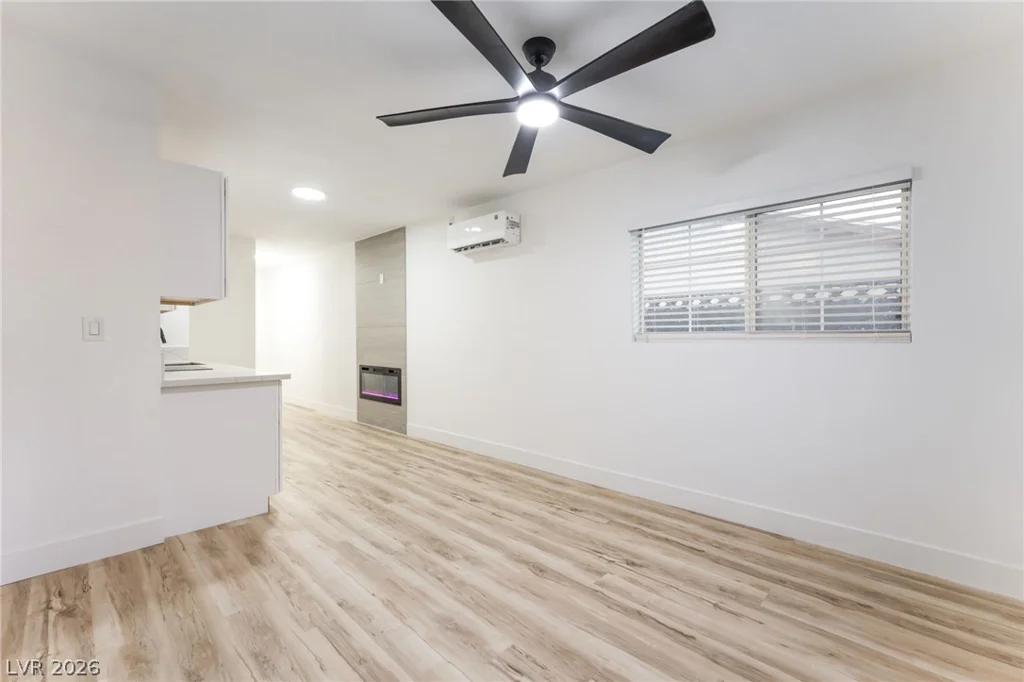 3990 Coolcrest, Las Vegas, NV 89103