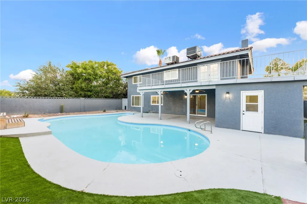 3990 Coolcrest, Las Vegas, NV 89103