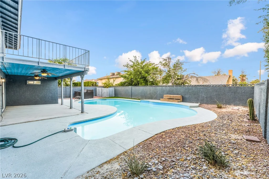 3990 Coolcrest, Las Vegas, NV 89103