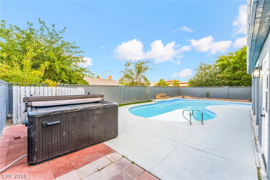 3990 Coolcrest, Las Vegas, NV 89103