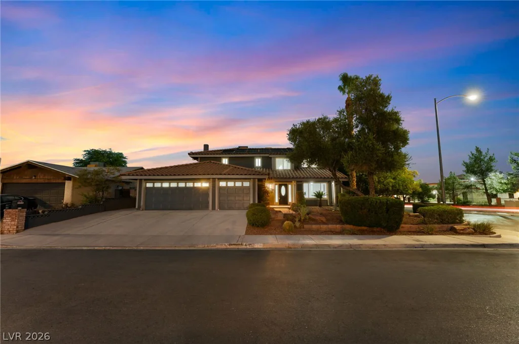 3990 Coolcrest, Las Vegas, NV 89103