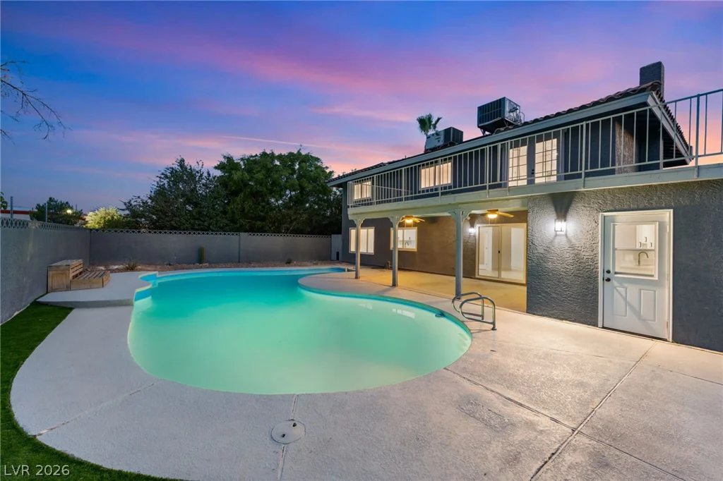 3990 Coolcrest, Las Vegas, NV 89103