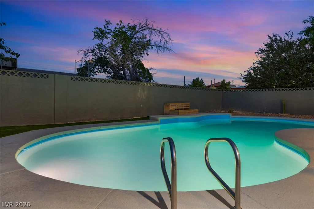 3990 Coolcrest, Las Vegas, NV 89103