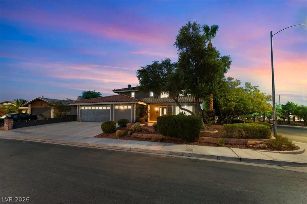 3990 Coolcrest, Las Vegas, NV 89103