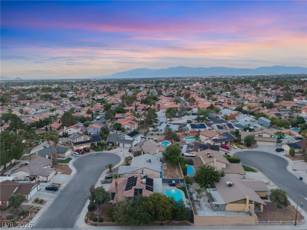 3990 Coolcrest, Las Vegas, NV 89103